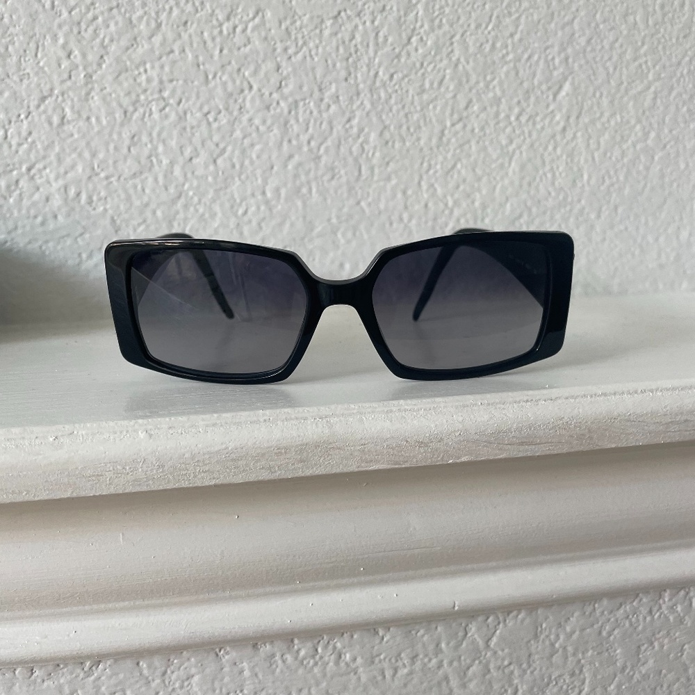 VINTAGE CHANEL AUTHENTIC SUNGLASSES